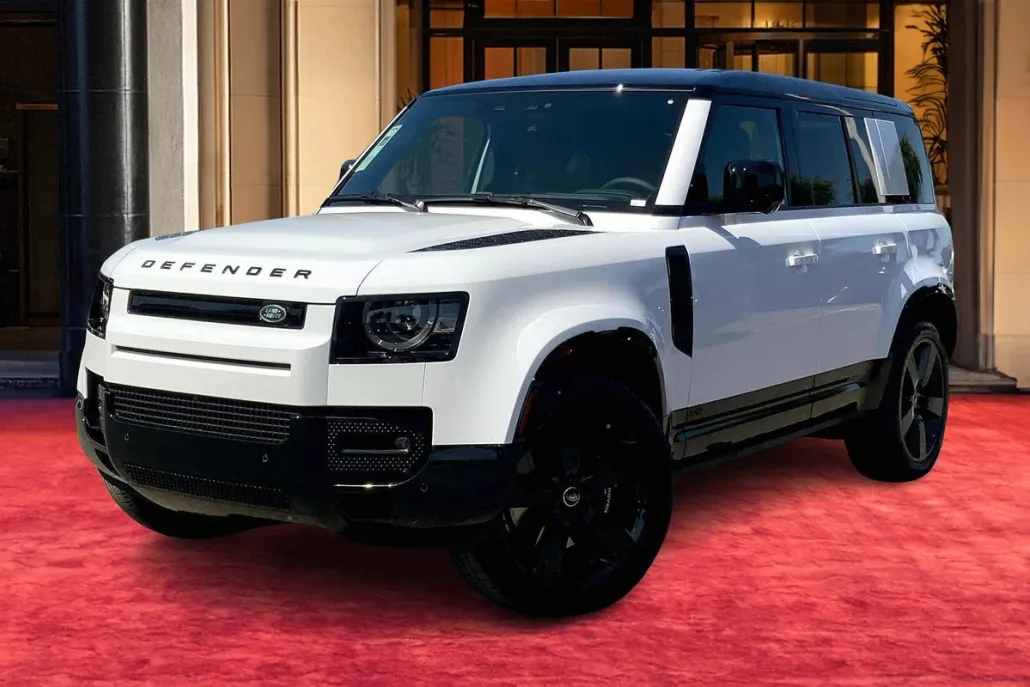 2025 Land Rover Defender 110 V8 photo 1