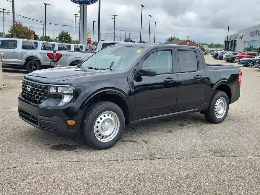 2025 Ford Maverick XL photo 1