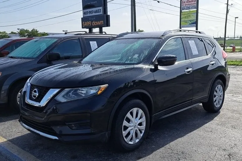 2017 Nissan Rogue S photo 1