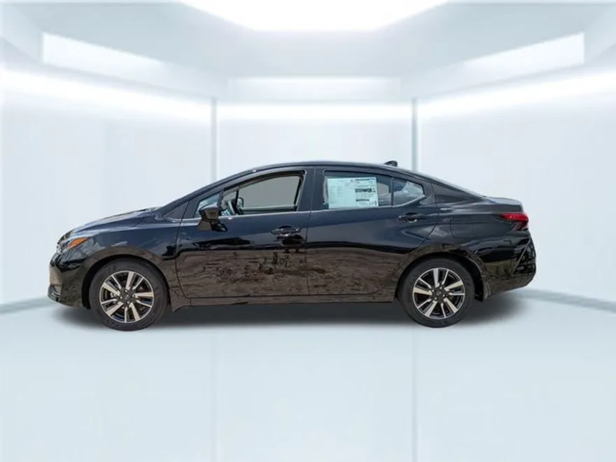 2025 Nissan Versa SV photo 1