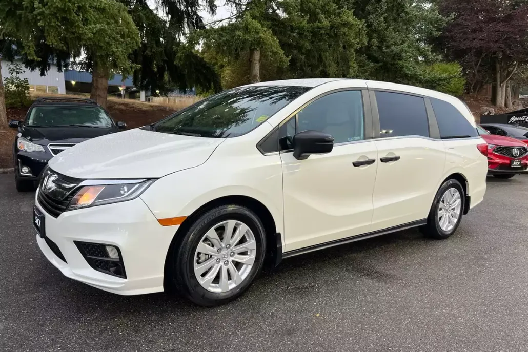 2019 Honda Odyssey LX photo 1