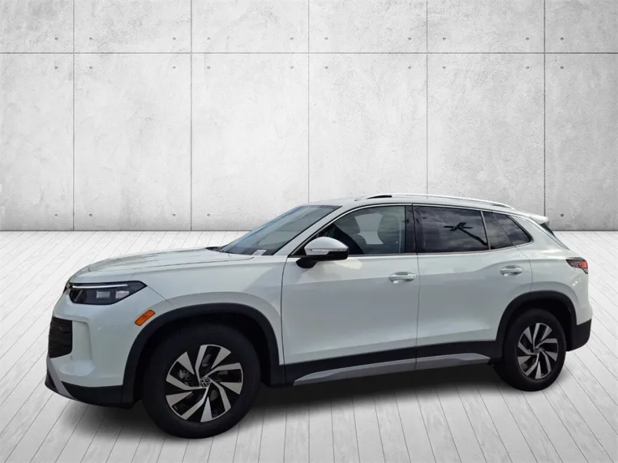 2025 Volkswagen Tiguan S photo 1