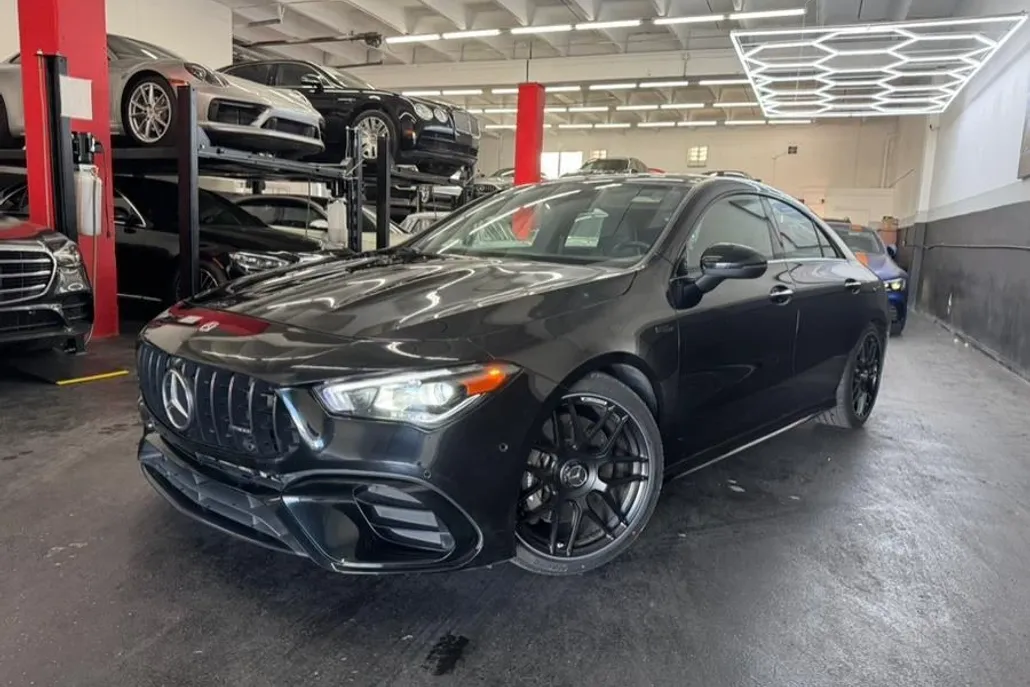 2022 Mercedes Benz CLA AMG 45 4MATIC photo 1