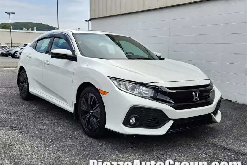 2017 Honda Civic EX-L Hatchback photo 1