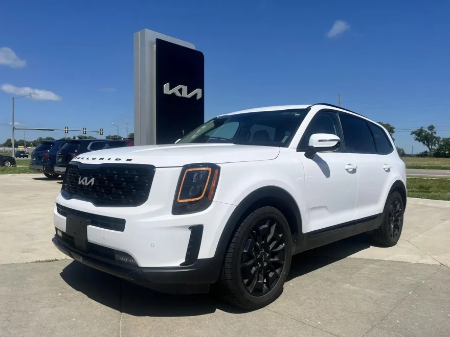 2022 Kia Telluride SX photo 1