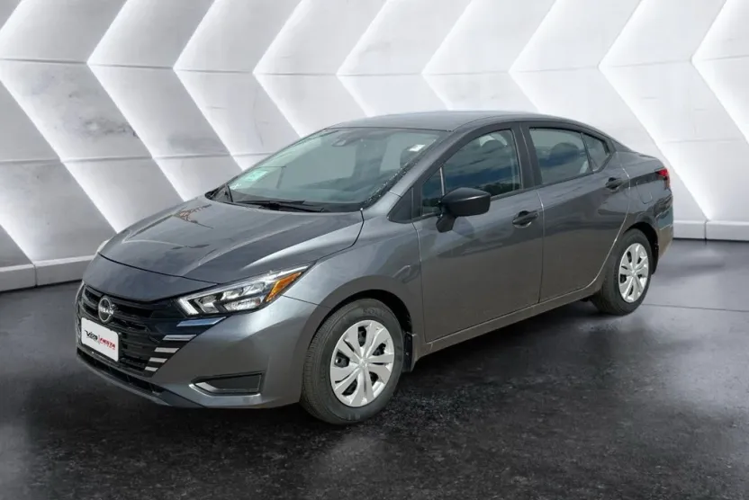 2025 Nissan Versa 1.6 S photo 1