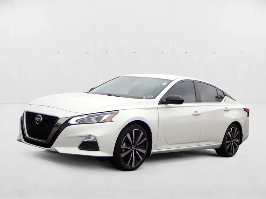 2022 Nissan Altima 2.5 SR photo 1