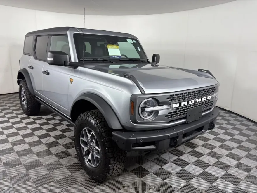 2024 Ford Bronco Badlands photo 1