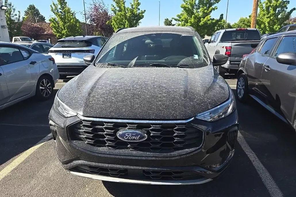 2024 Ford Escape ST-Line photo 1