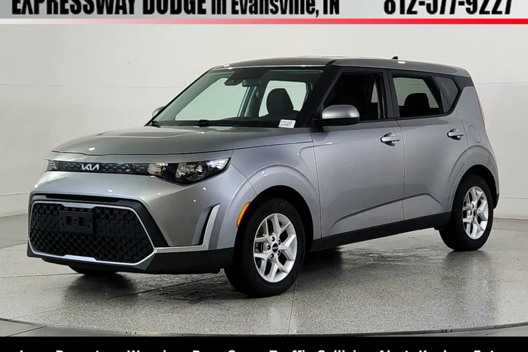 2024 Kia Soul LX photo 1