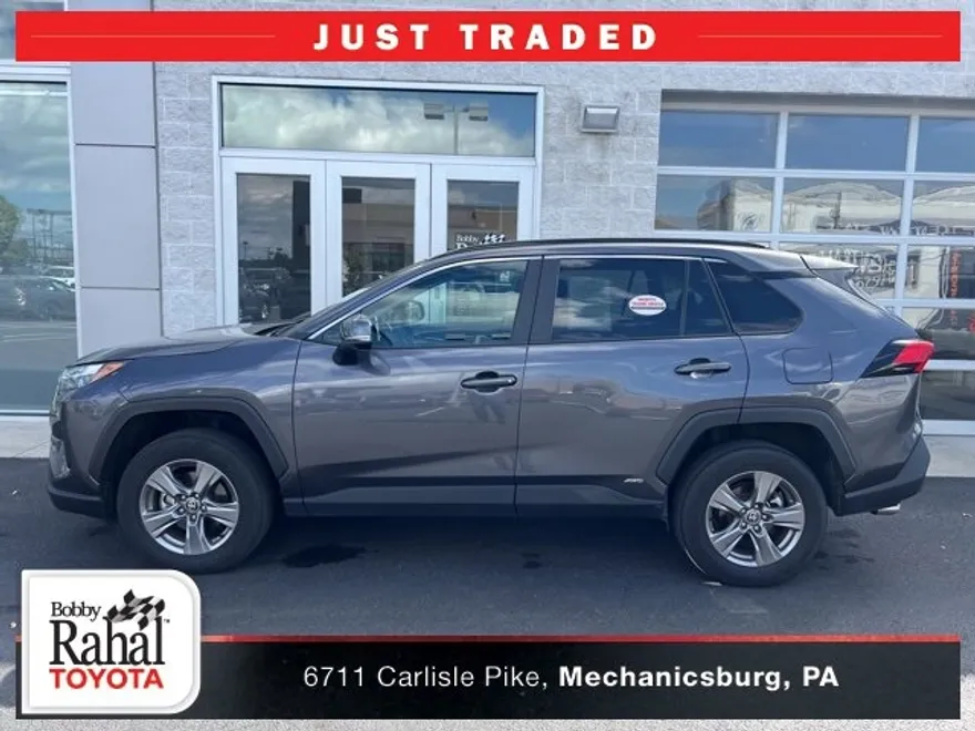 2024 Toyota RAV4 Hybrid XLE photo 1