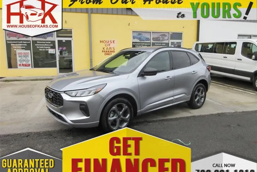 2024 Ford Escape ST-Line photo 1