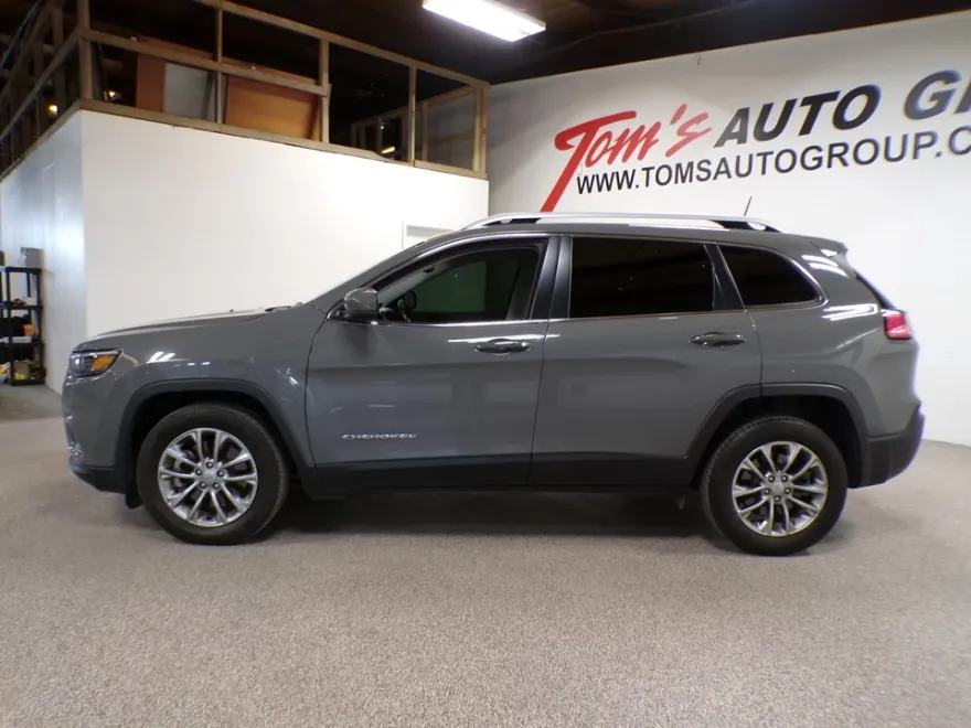2021 Jeep Cherokee Latitude Lux photo 1