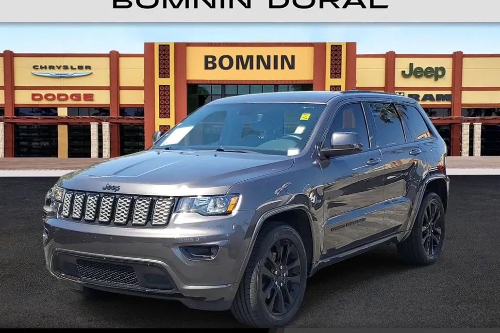 2019 Jeep Grand Cherokee Altitude photo 1