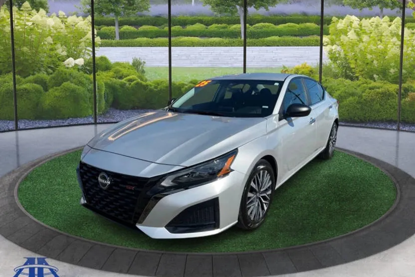 2025 Nissan Altima SV photo 1