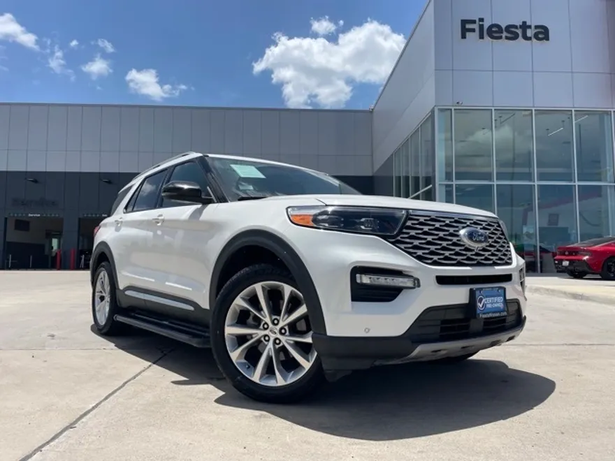 2022 Ford Explorer Platinum photo 1