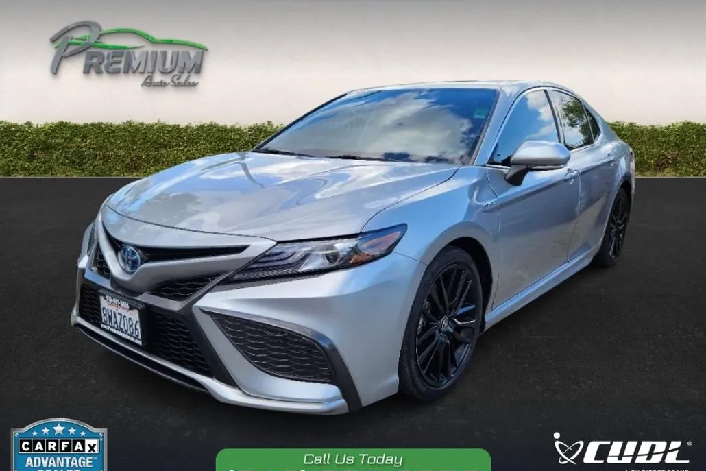 2021 Toyota Camry Hybrid XSE photo 1