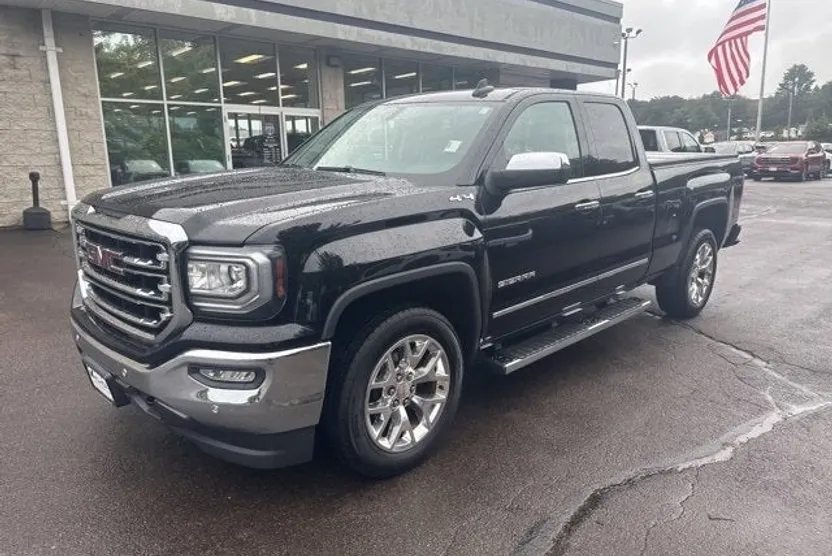 2017 Gmc Sierra 1500 SLT photo 1