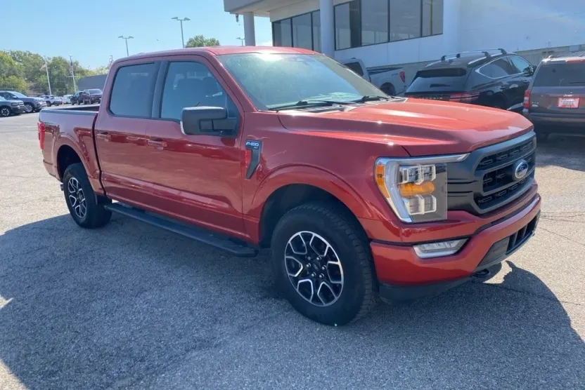 2023 Ford F-150 XLT photo 1