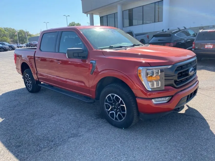 2023 Ford F-150 XLT photo 1