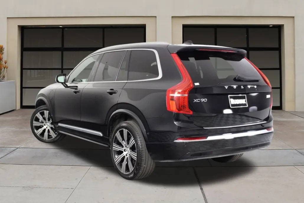 2023 Volvo XC90 Recharge T8 Plus photo 1