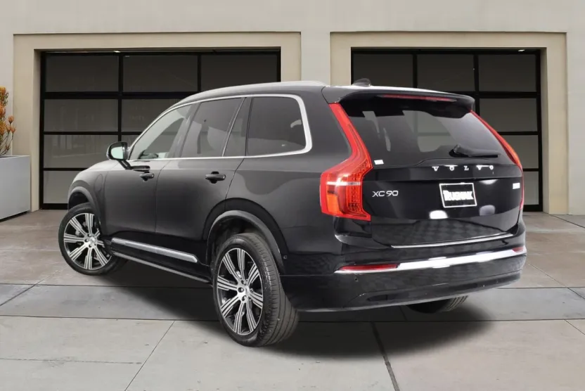 2023 Volvo XC90 Recharge T8 Plus photo 1