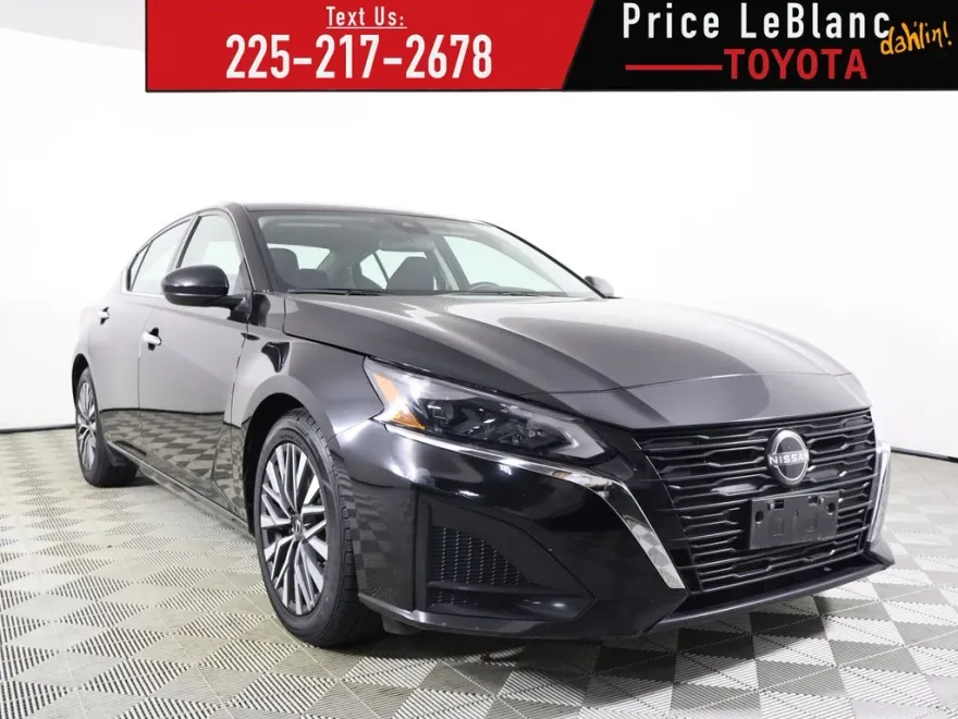 2023 Nissan Altima 2.5 SV photo 1