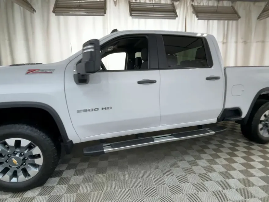 2024 Chevrolet Silverado 2500HD Custom photo 1
