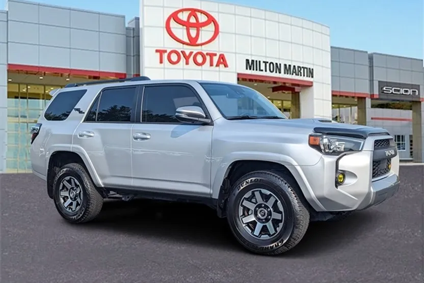 2024 Toyota 4Runner TRD Off-Road Premium photo 1