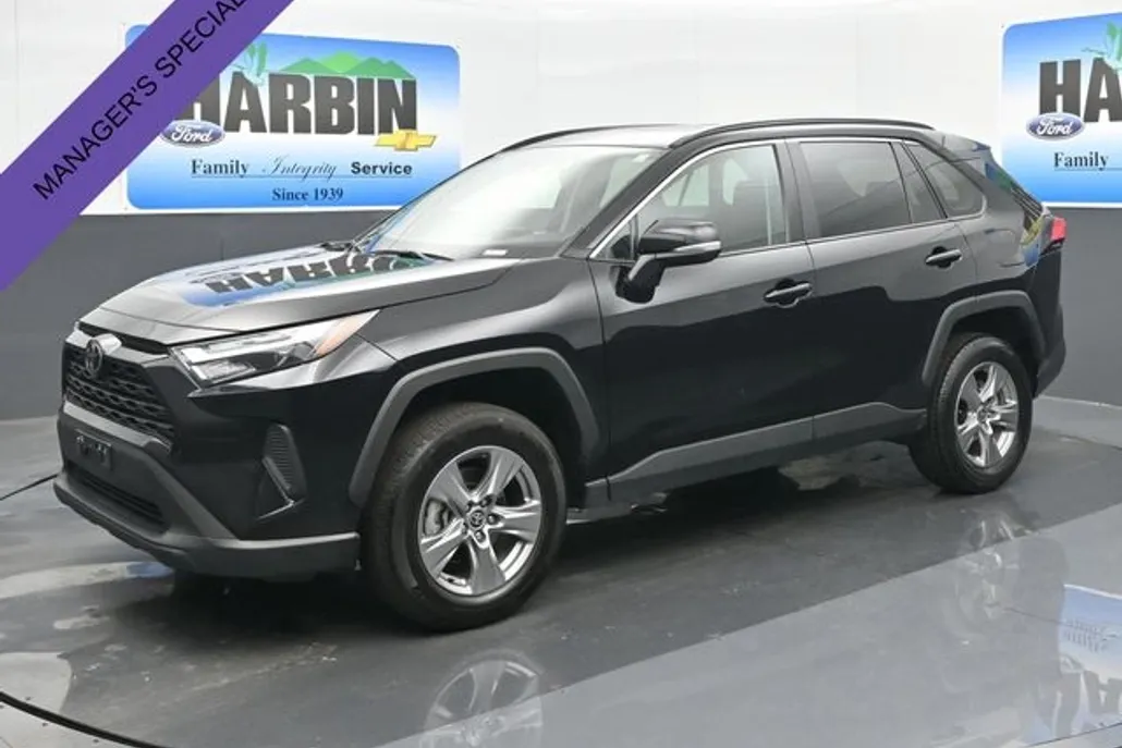 2024 Toyota RAV4 XLE photo 1