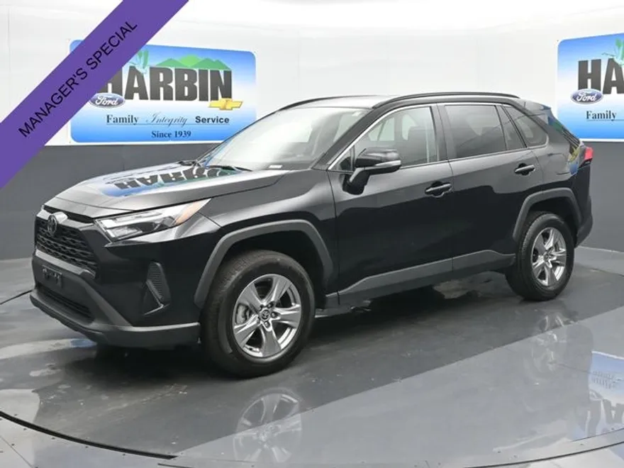 2024 Toyota RAV4 XLE photo 1