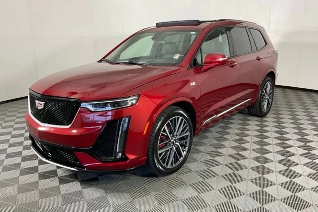 2025 Cadillac XT6 Sport photo 1
