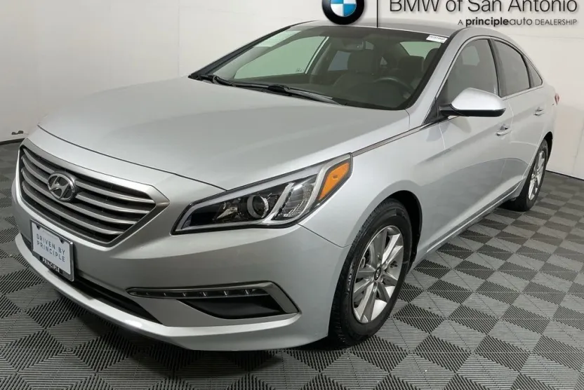 2015 Hyundai Sonata SE photo 1
