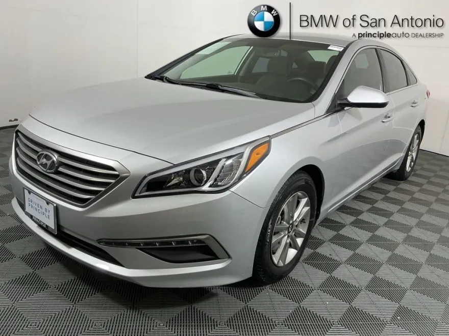 2015 Hyundai Sonata SE photo 1