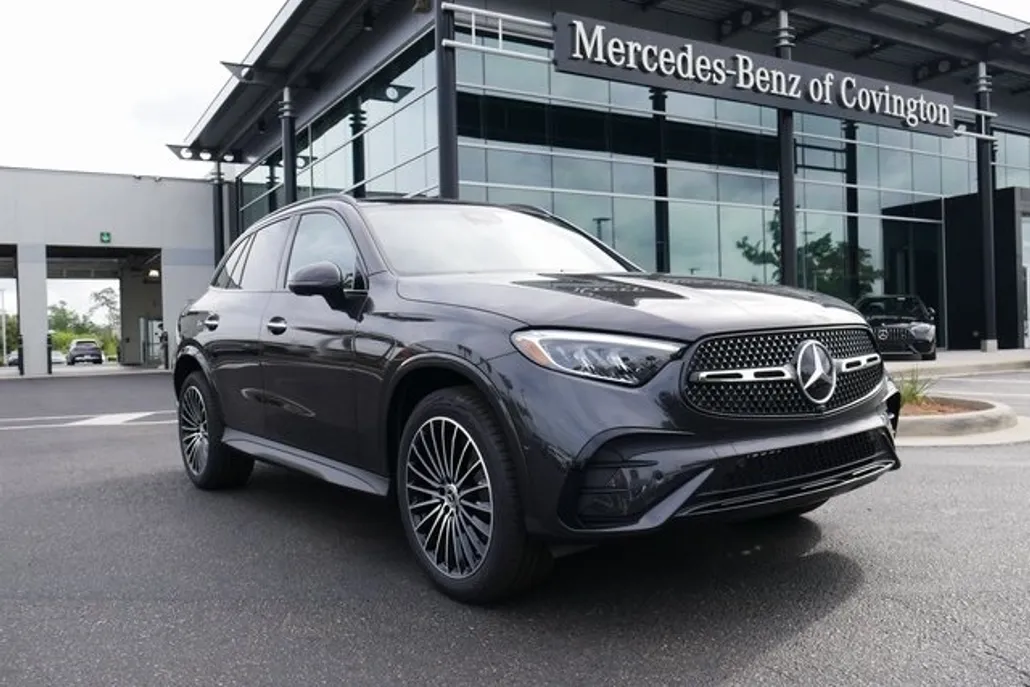 2025 Mercedes Benz GLC 300 photo 1