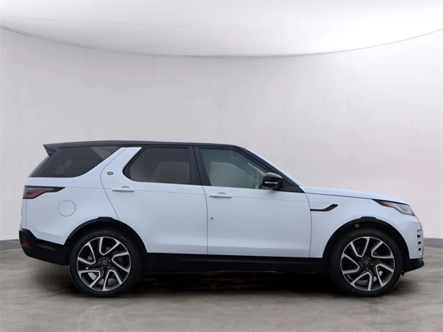 2025 Land Rover Discovery SE photo 1