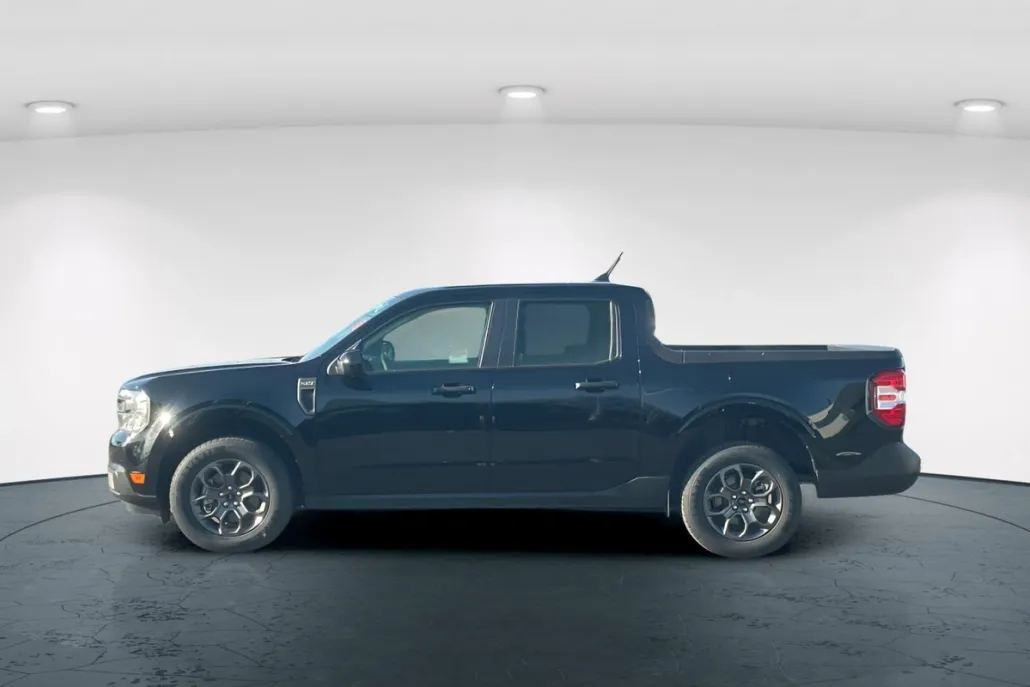 2024 Ford Maverick XLT photo 1