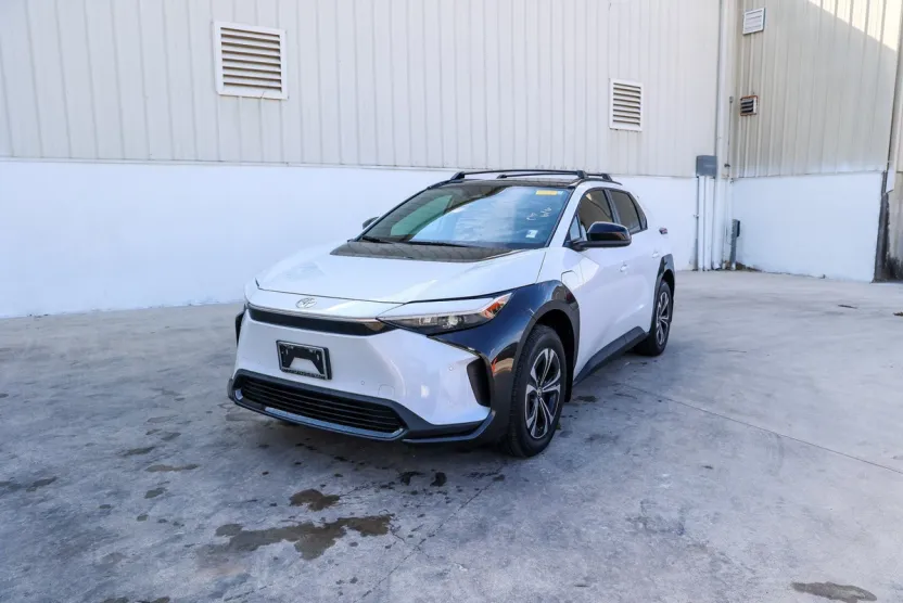 2024 Toyota bZ4X XLE photo 1