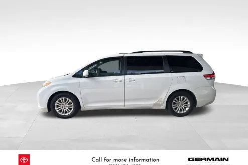 2014 Toyota Sienna XLE photo 2