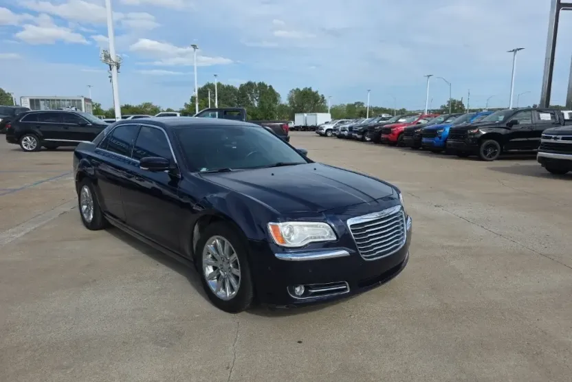 2014 Chrysler 300 Base photo 1