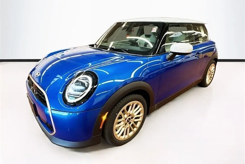 2025 Mini Cooper 2 Door Hardtop Signature photo 1
