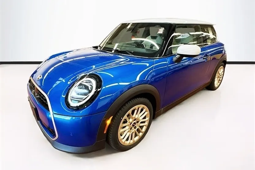2025 Mini Cooper 2 Door Hardtop Signature photo 1