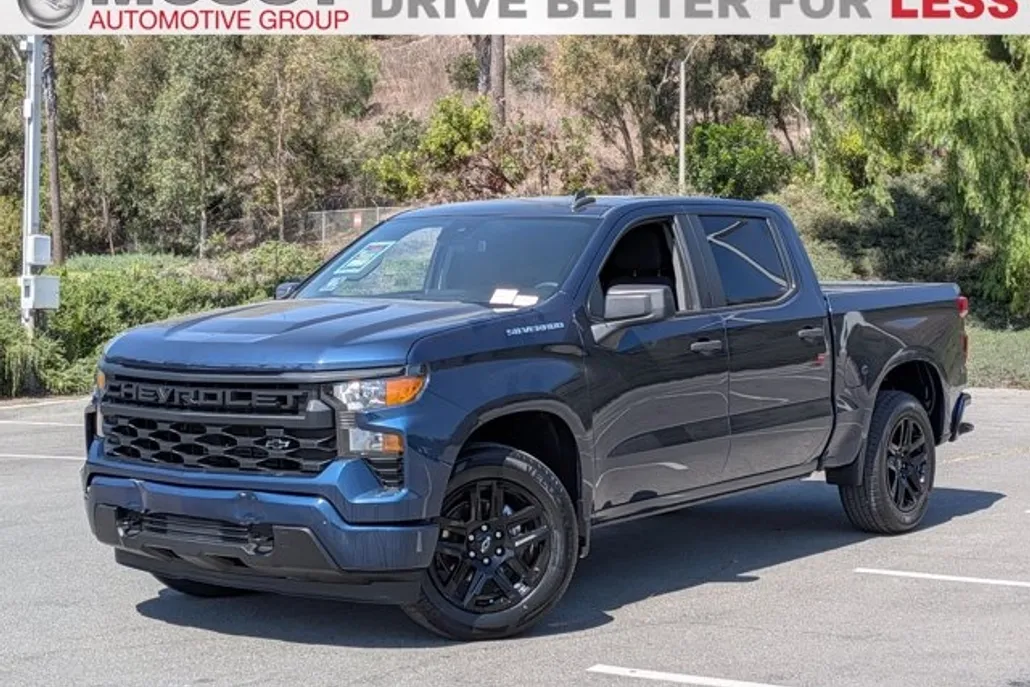 2023 Chevrolet Silverado 1500 Custom photo 1