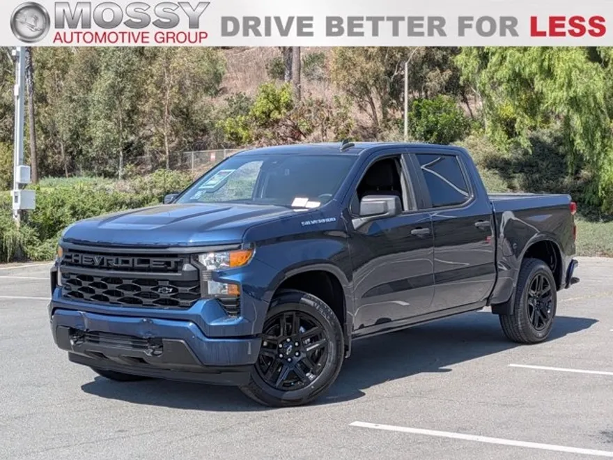 2023 Chevrolet Silverado 1500 Custom photo 1