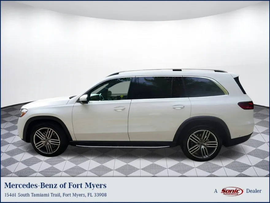 2025 Mercedes Benz GLS 450 photo 1