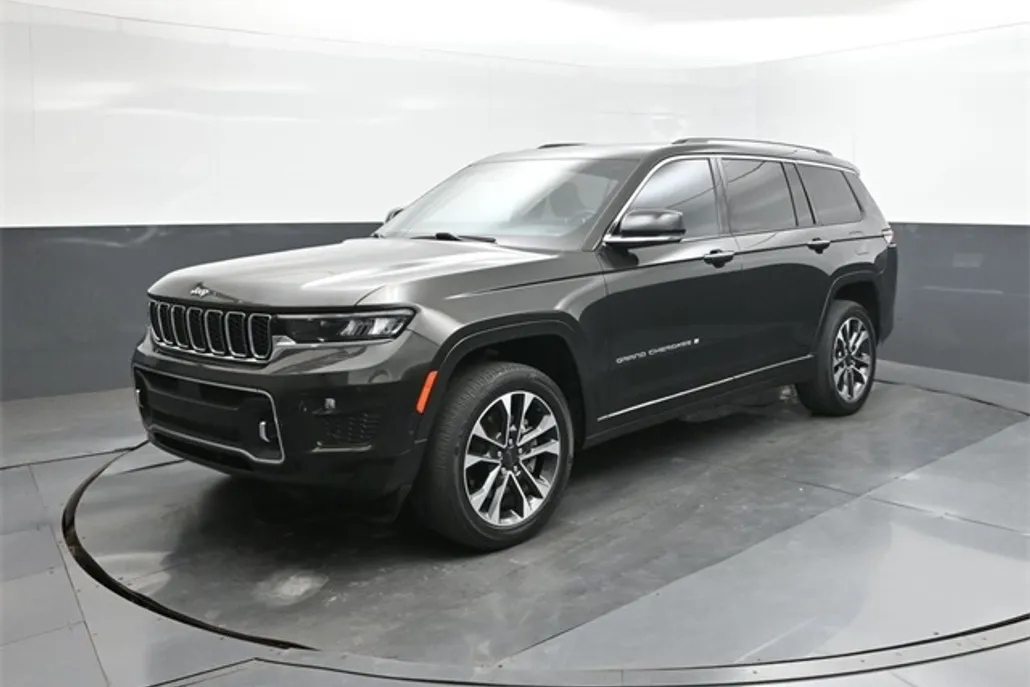 2022 Jeep Grand Cherokee Overland photo 1