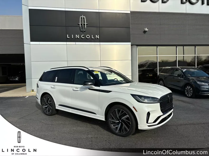 2025 Lincoln Aviator Black Label photo 1