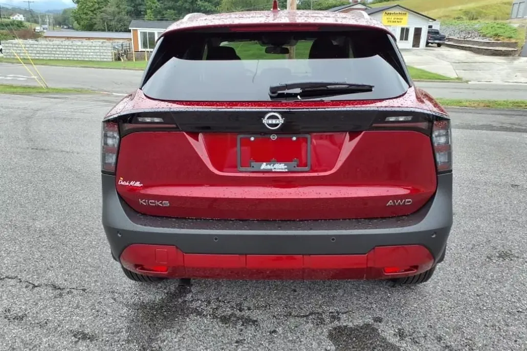 2025 Nissan Kicks SV photo 1