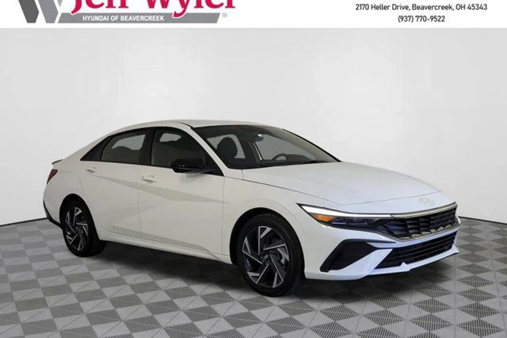 2025 Hyundai Elantra SEL Sport photo 1