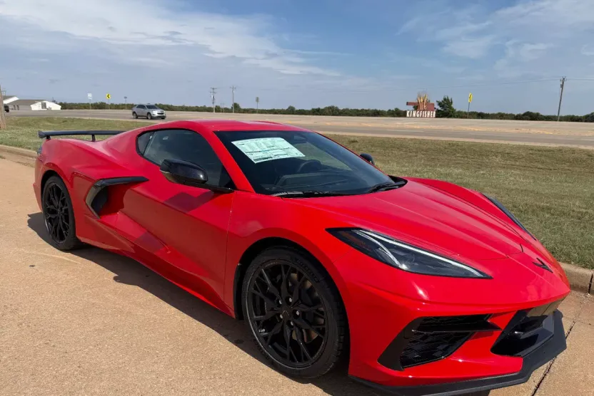 2026 Chevrolet Corvette Stingray 2LT photo 1